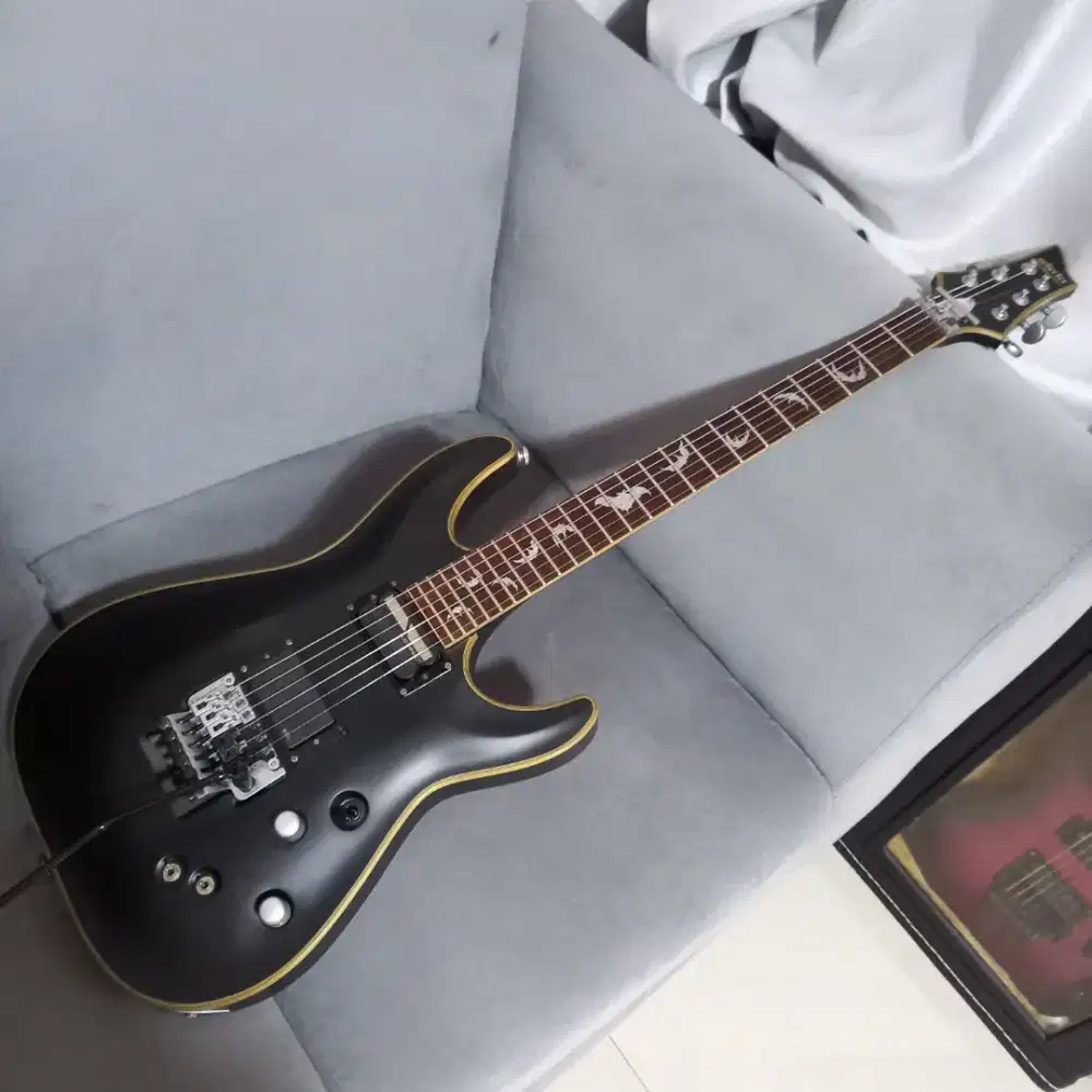 Gitar Schecter Damien Platinum Sustainiac not Blackjack Hellraiser