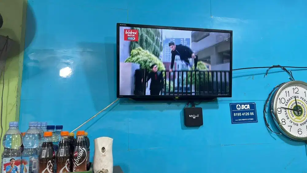 di jual tv 32 inch sharp full ori blom ada setahun pakai.nobongkar2