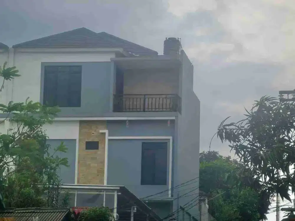 Di Jual Rumah bagus  2 lantai 5 kamar tidur  di depok