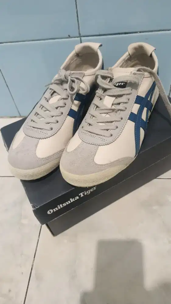Sepatu onitsuka