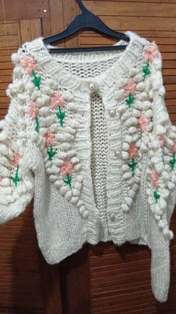 Cardigan bunga bunga