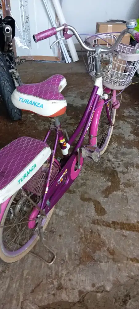 Sepeda merek Turanza