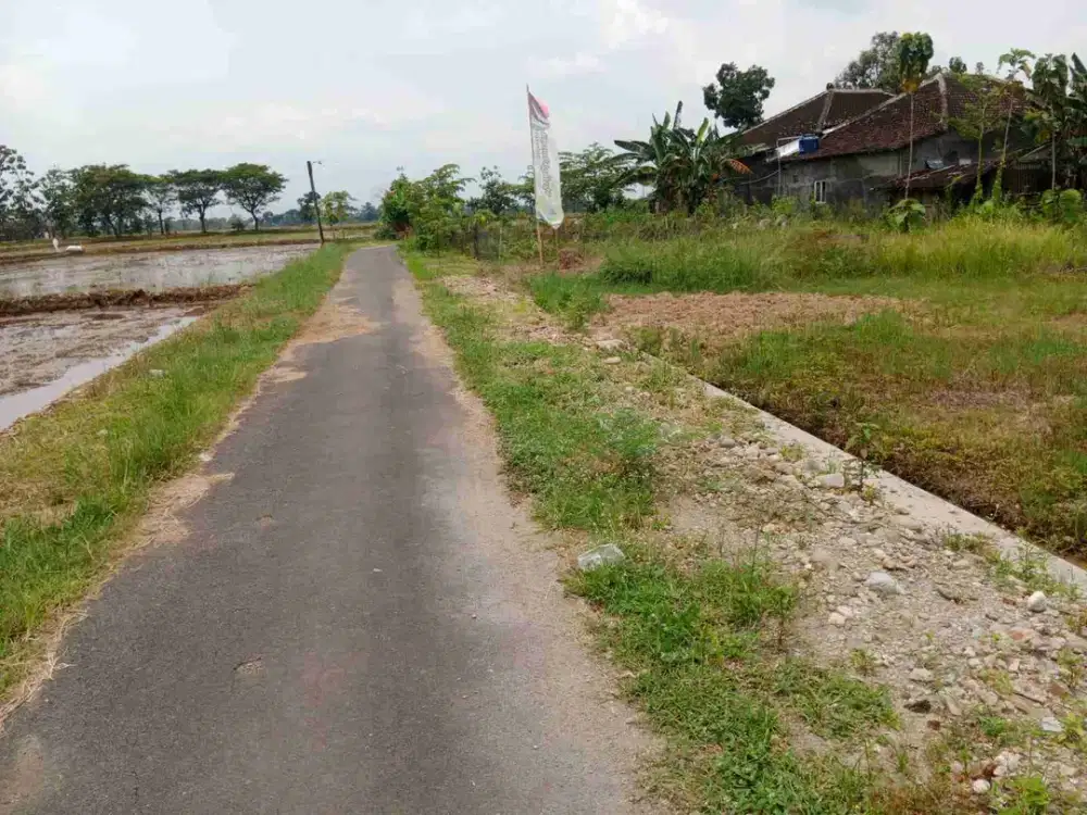 kavling murah pinggir desa 211m² muka 12m jalan 6m , lingkup perumahan, gudang, bendosari sukoharjo , juga tersedia kavling yg lain