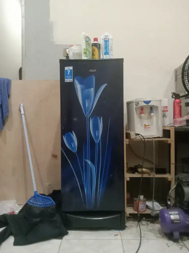 Kulkas merk AQUA