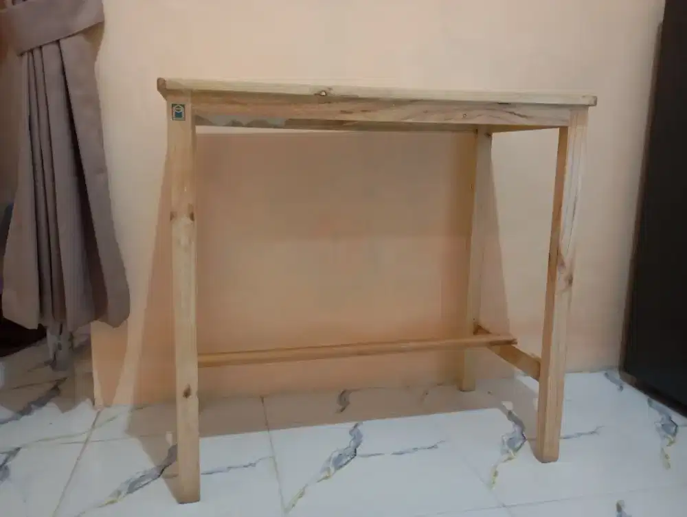 Meja serbaguna mulus