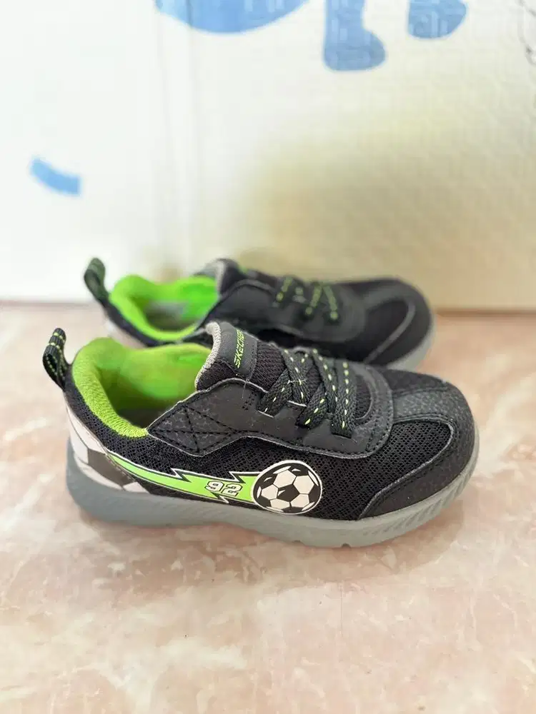 Sepatu anak Skechers