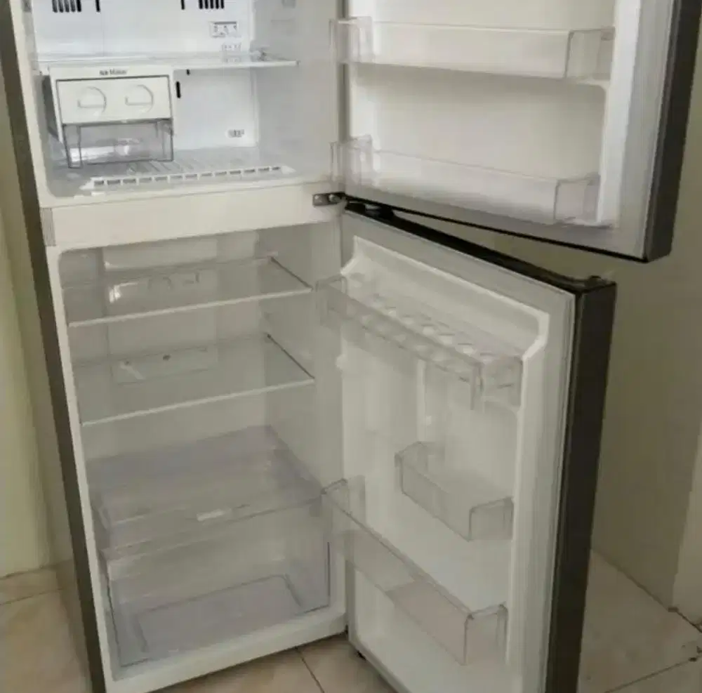 Jual kulkas LG msih berfungsi semua dengan baik sangat dingin