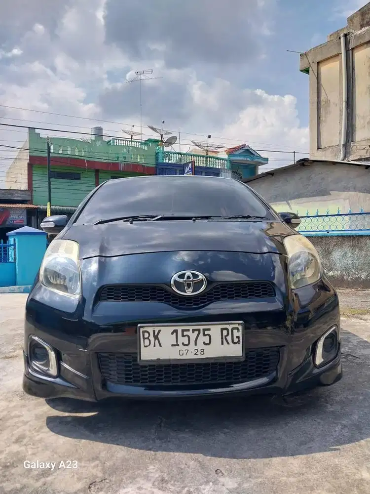 Toyota yaris Tahun 2012