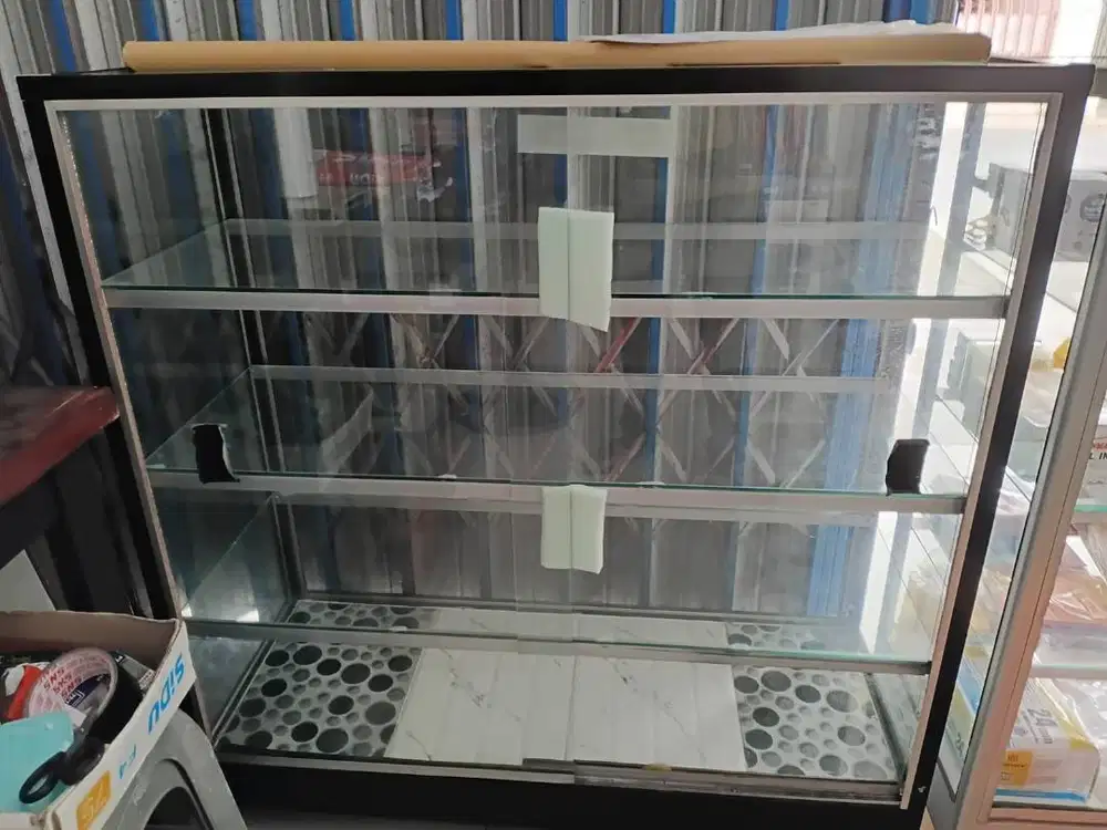 Etalase 1 Meter 4 tingkat
