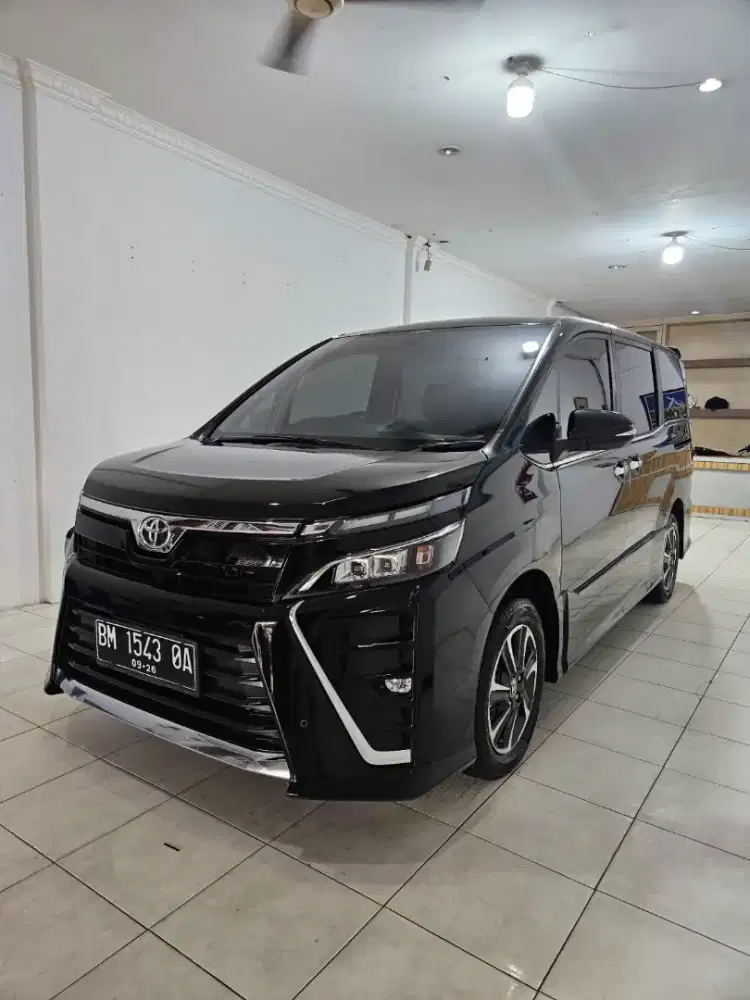 TOYOTA VOXY PREMIUM 2021