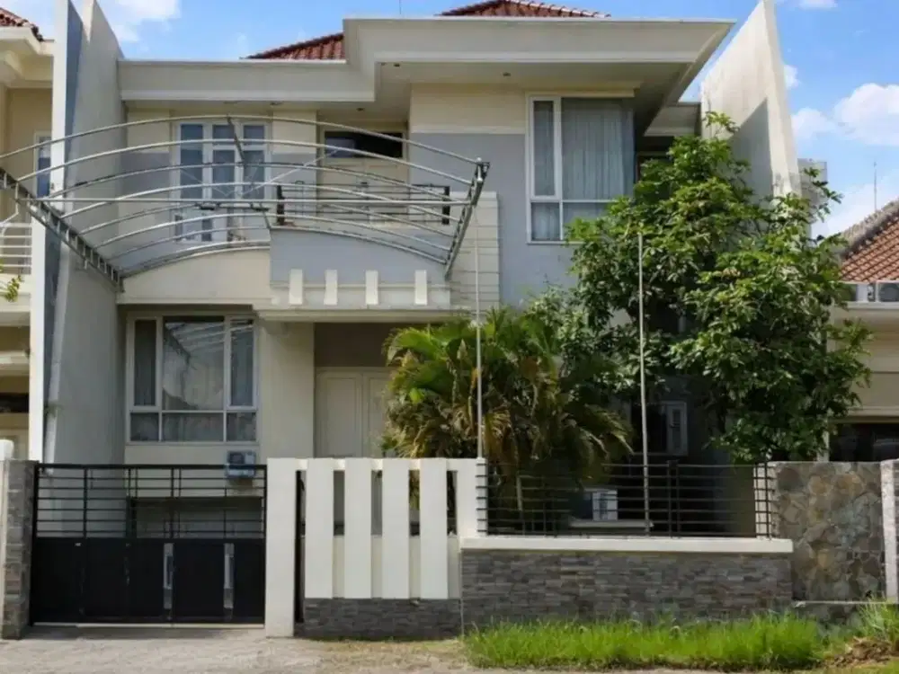 Rumah Manyar Kertoadi  STRATEGIS BAGUS Row jalan 5 mobil