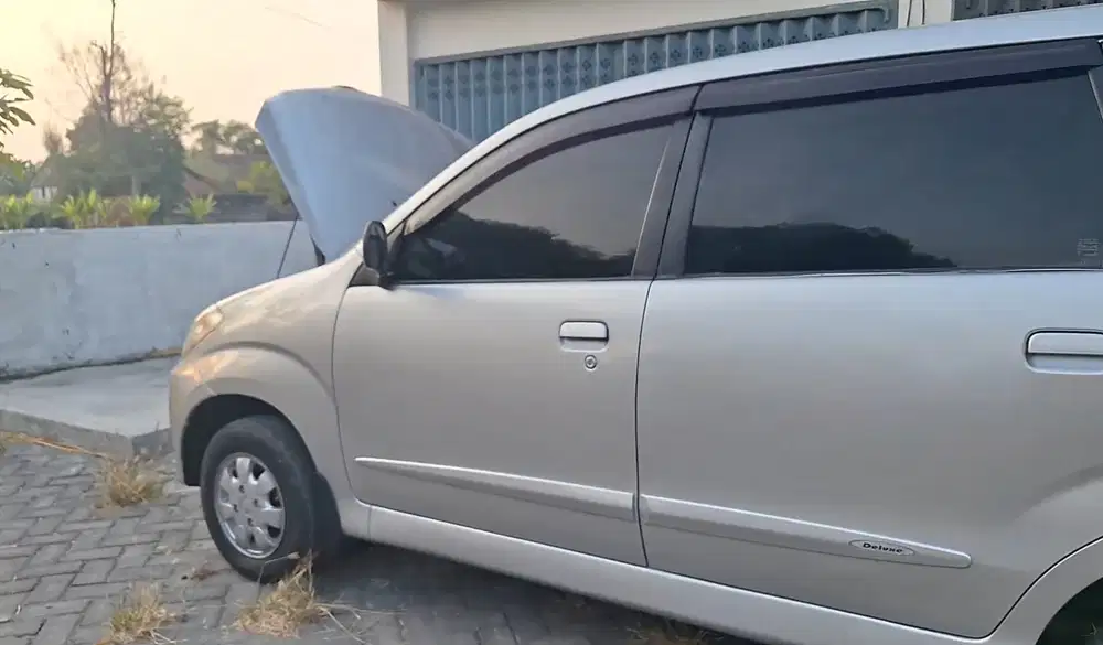 Daihatsu Xenia 2011 Bensin