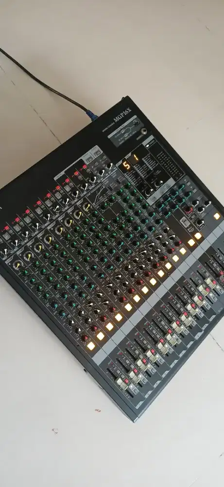 Mixer yamaha MGP16X ORIGINAL kond..99%