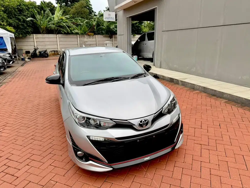Toyota Yaris 1.5 S TRD 2019 AT silver metallic