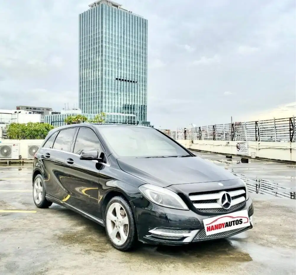 Mercedes Benz B200 Tahun 2012 Automatic Hitam metalik