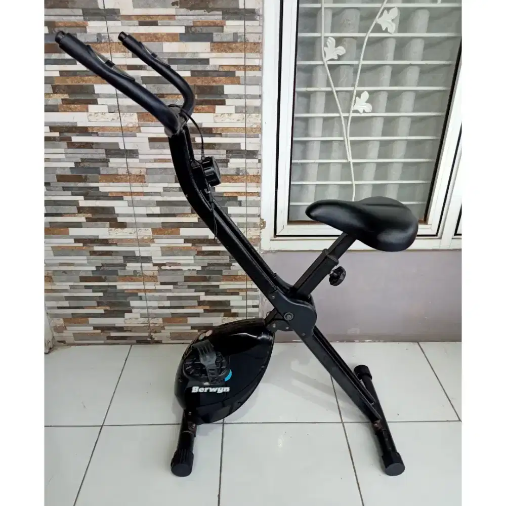 SEPEDA STATIS BERWYN NS-654
