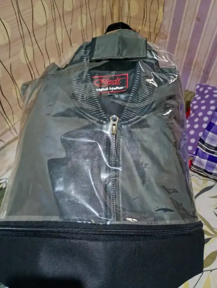 Jaket Kulit lembut halus asli Garut baru 2 minggu
