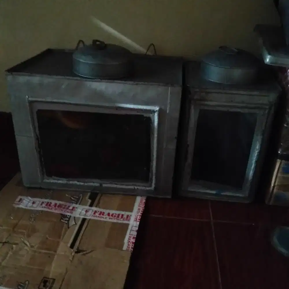 Kaleng kerupuk ada 2 ukuran diborong