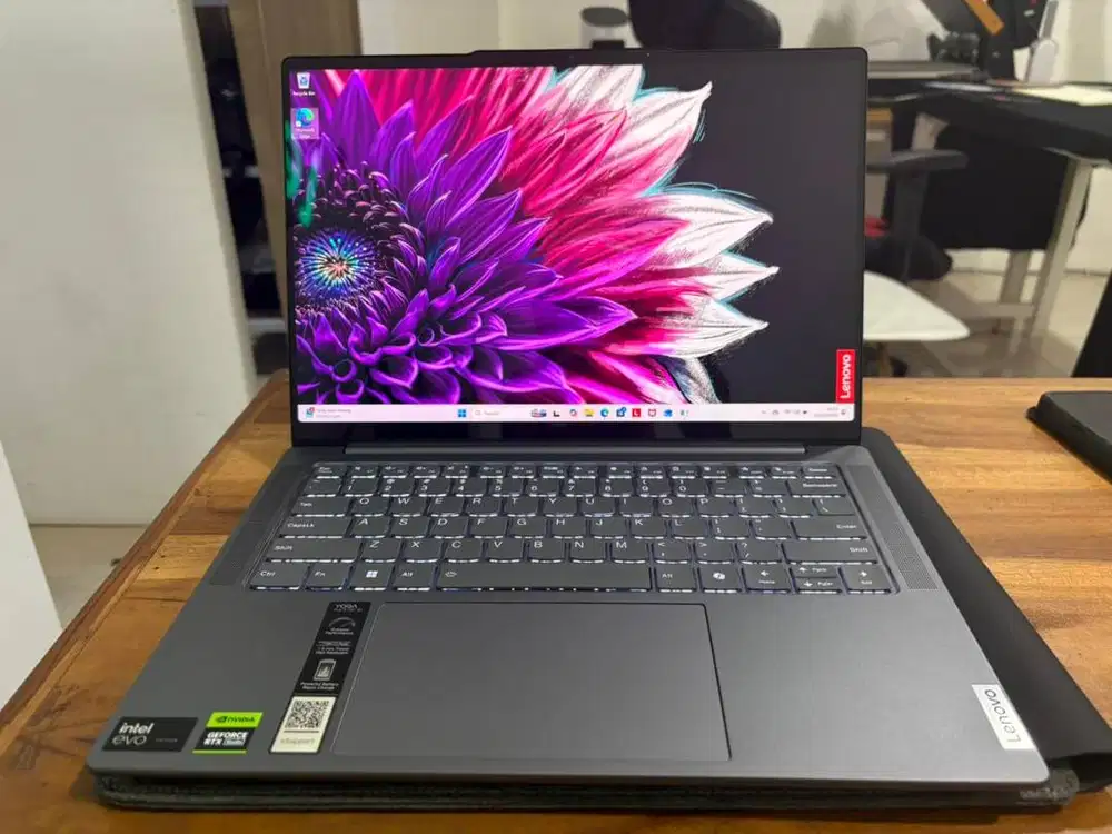LAPTOP LENOVO YOGA PRO 7i