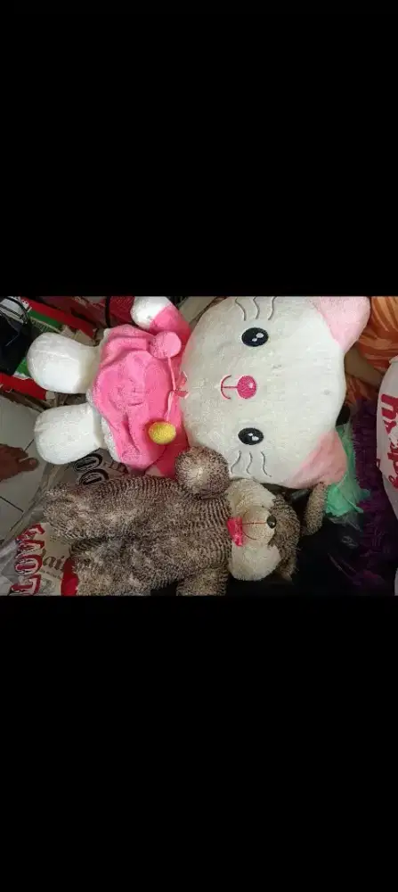 Dijual Borongan 2 Boneka dan 1 bantal strawberry