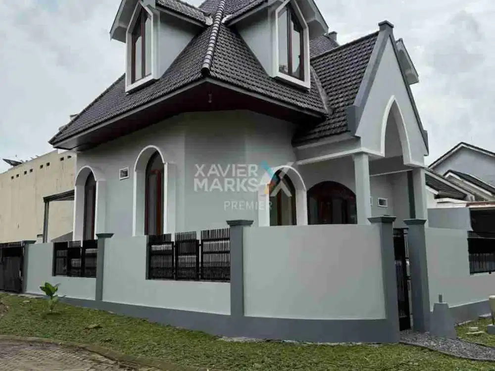 Dijual Rumah Tema Klasik Di Cluster Golf Araya Kota Malang