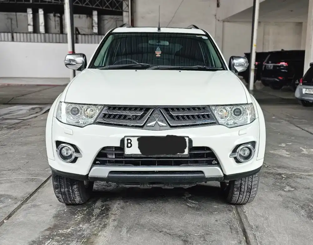 Tangan 1 Mitsubishi Pajero Dakar AT Matic Diesel 2015 Putih Siap Pakai