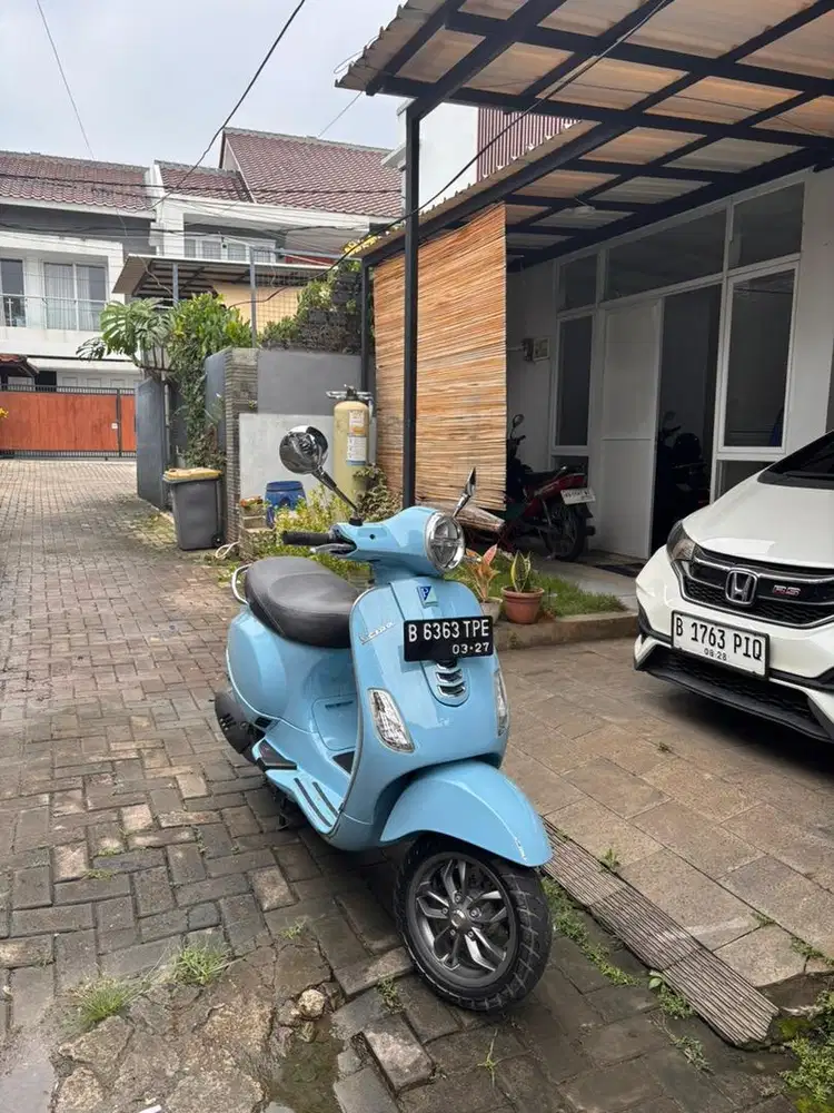 Vespa Lx 2022 blue capri