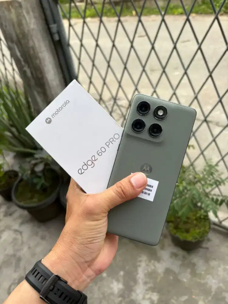 Motorola Edge 60 Pro 5G 12/256 Garansi Resmi Desember 2026