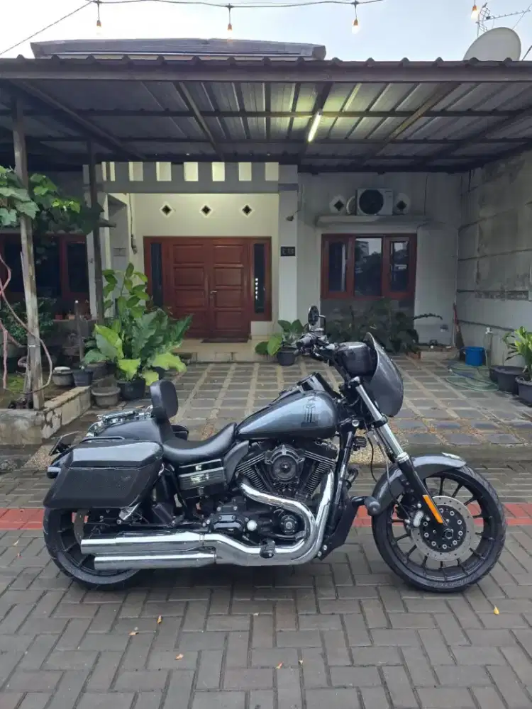 Harley Dyna 2008 full paper plat D