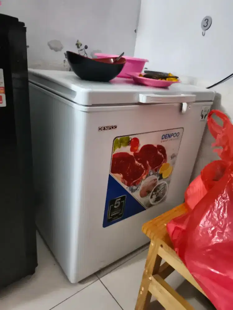 Jual freezer. Jual cepat 1.600.000 alasan mau ganti lebih besar