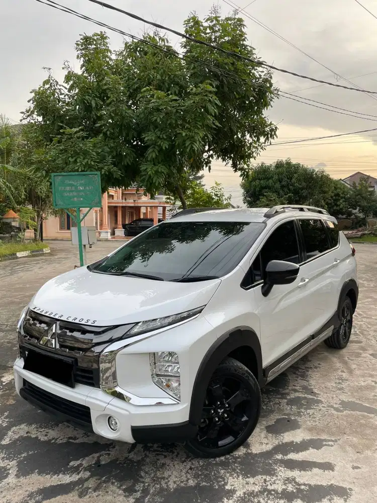 Xpander Cross Rockford Fosgate Matic 2021 (Black Edition)