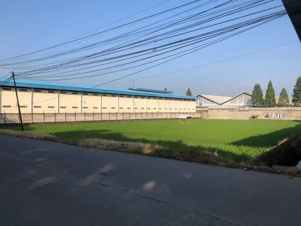 Tanah Luas 3709 m2 Strategis dekat Pintu Tol Cileunyi Bandung