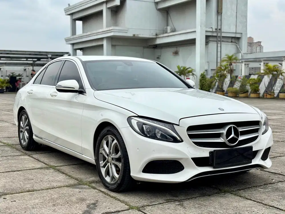 MERCEDES BENZ C200 AVANTGARDE 2016 PUTIH ISTIMEWA TT 2015