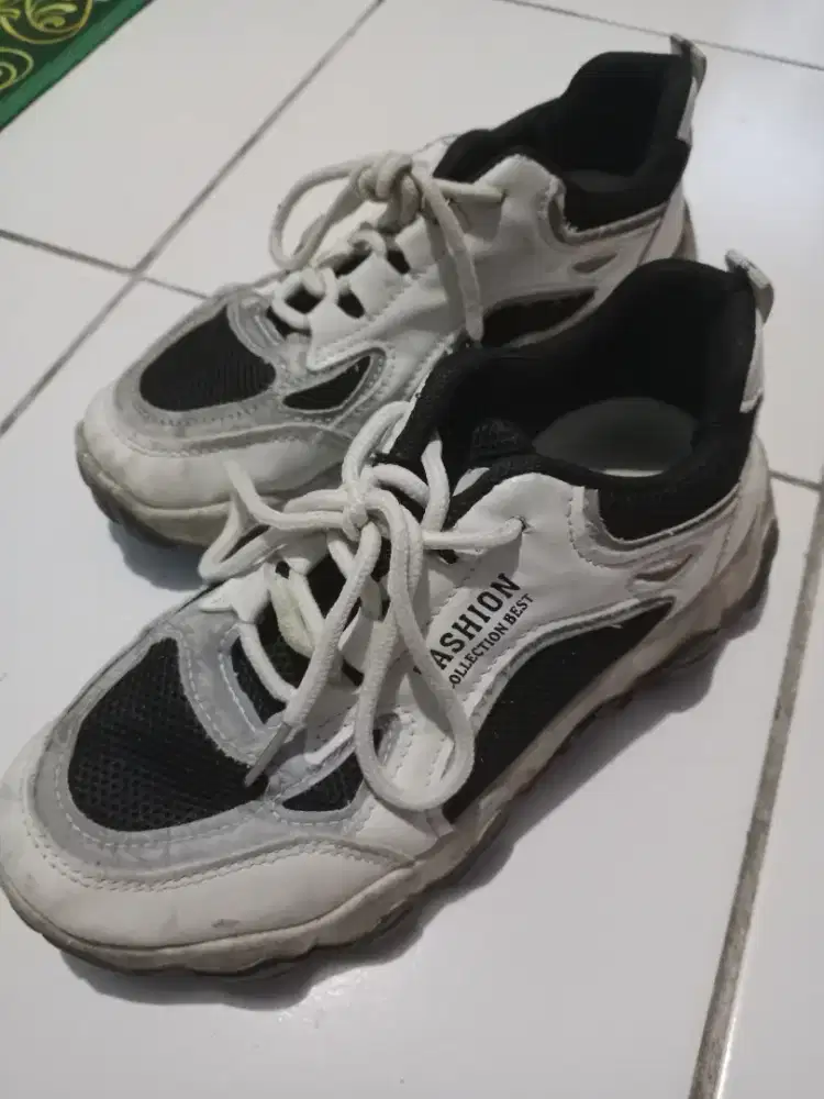 Sepatu anak no 38