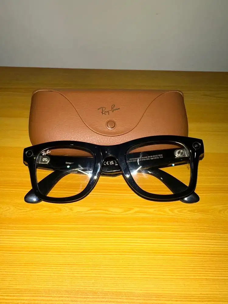 Ray-Ban Meta Wayfarer Smart Glasses Kacamata Pintar - Clear, Large