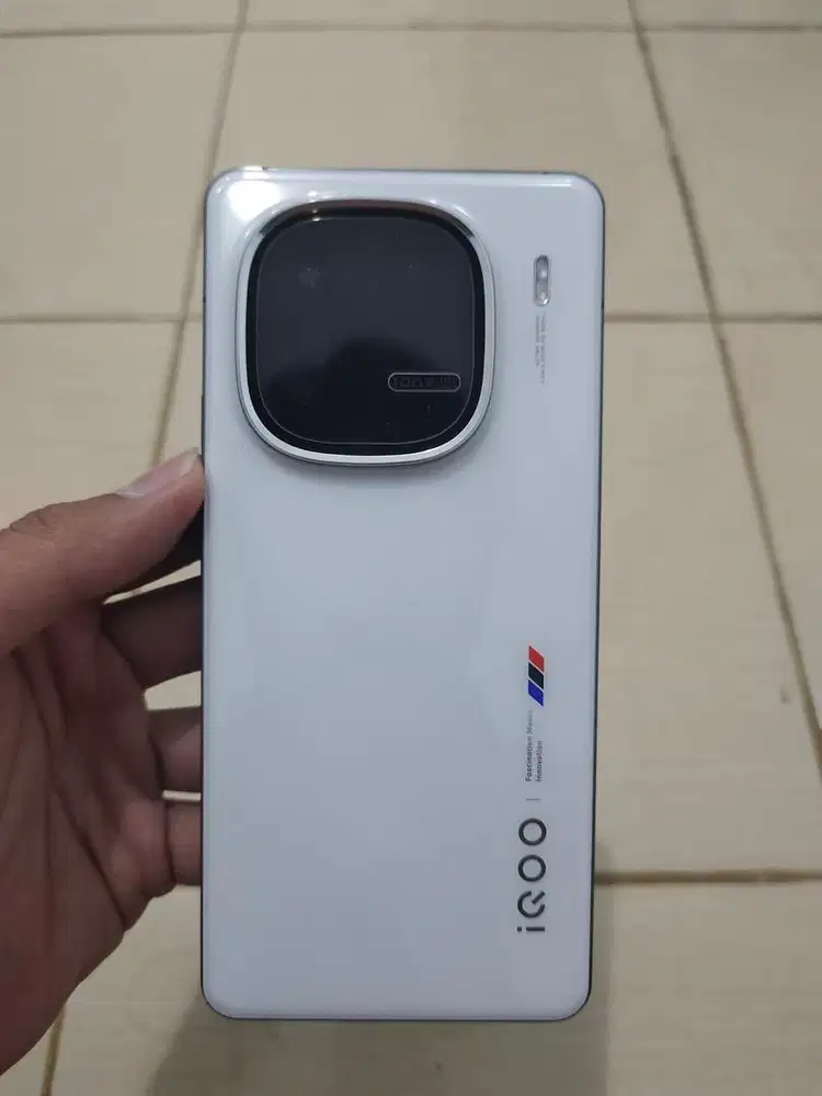 IQOO 12 5G (16/512) SNAPDRAGON 8 GEN 3