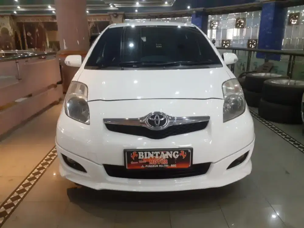 YARIS S LIMITED AT 2010 PUTIH / MODEL THN 2011 (BINTANG MOTOR)