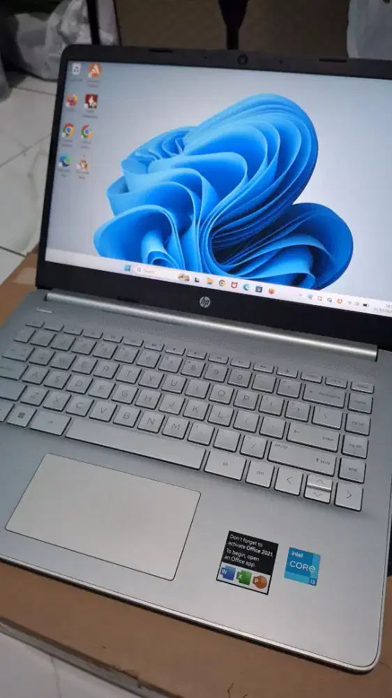Laptop HP14s dq2614TU i3