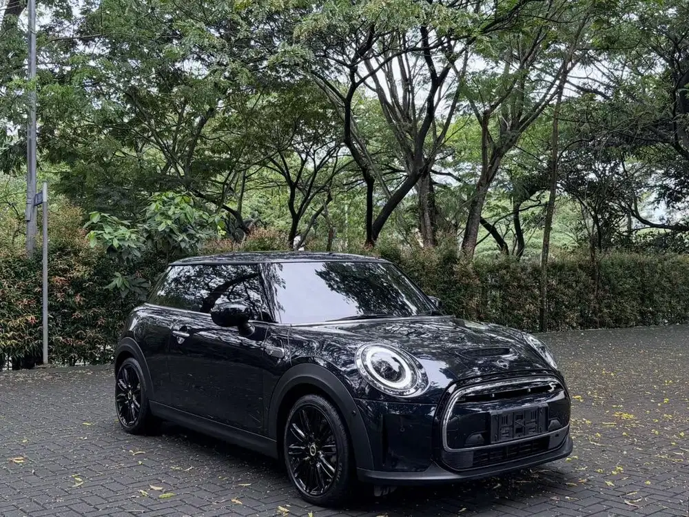 Rare Color Low ODO! Mini Cooper S Electric 2023 CLA200 GLA200 iX1