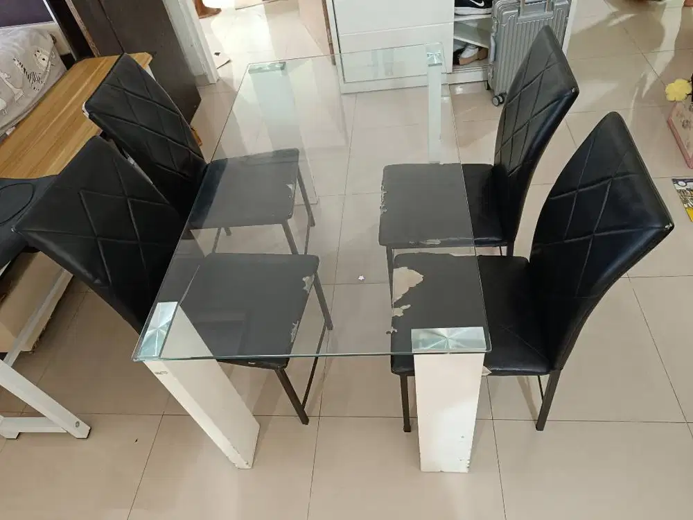 Meja Kursi Makan Informa Bekas