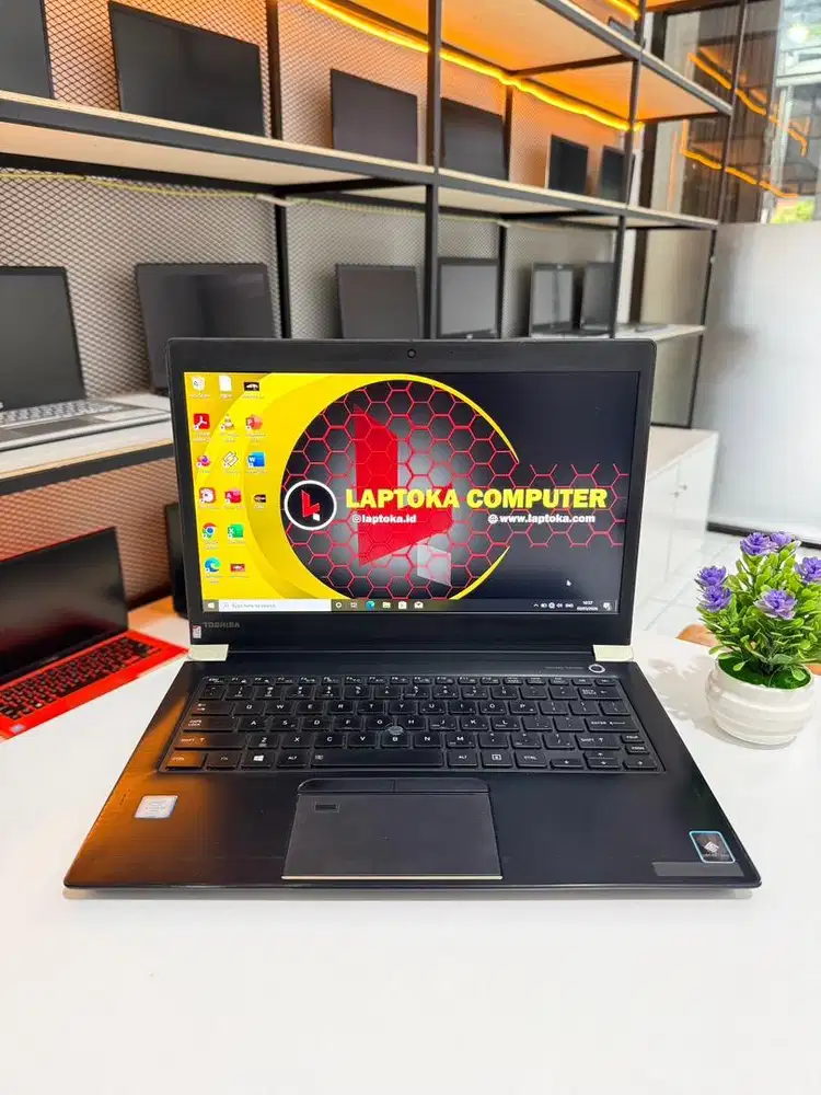 Di jual toshiba core i7 ram 12gb ssd 512gb