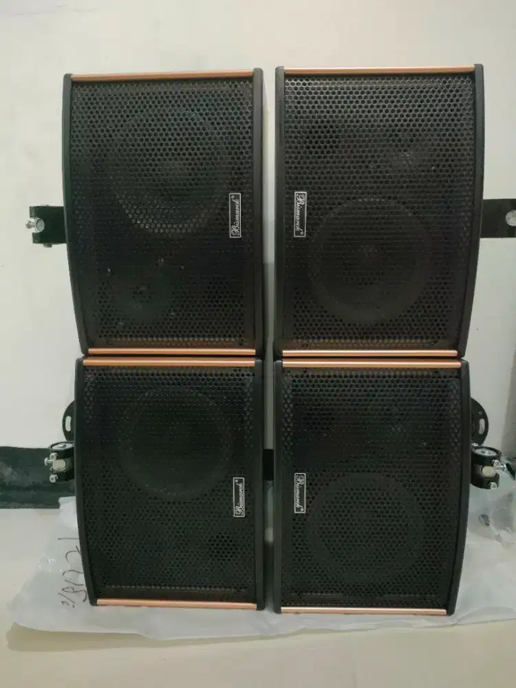 Speaker Gantung Bismarck 4 Pcs Mulus Berfungsi Normal