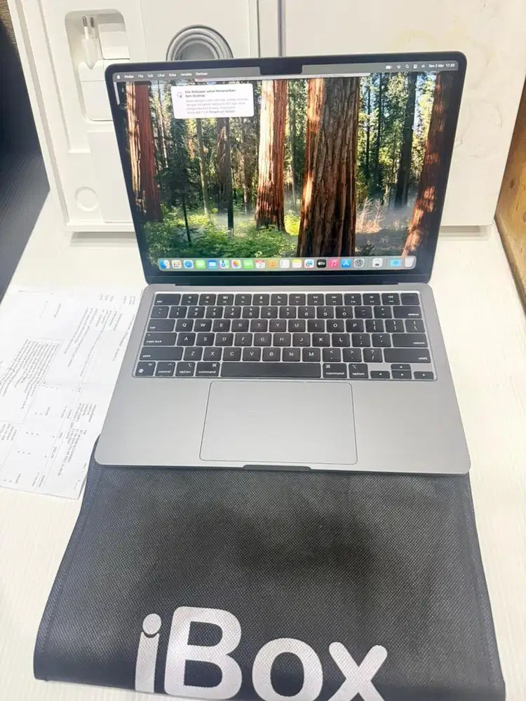 Macbook air m3 16/256gb ex garansi resmi iBox mulus like new