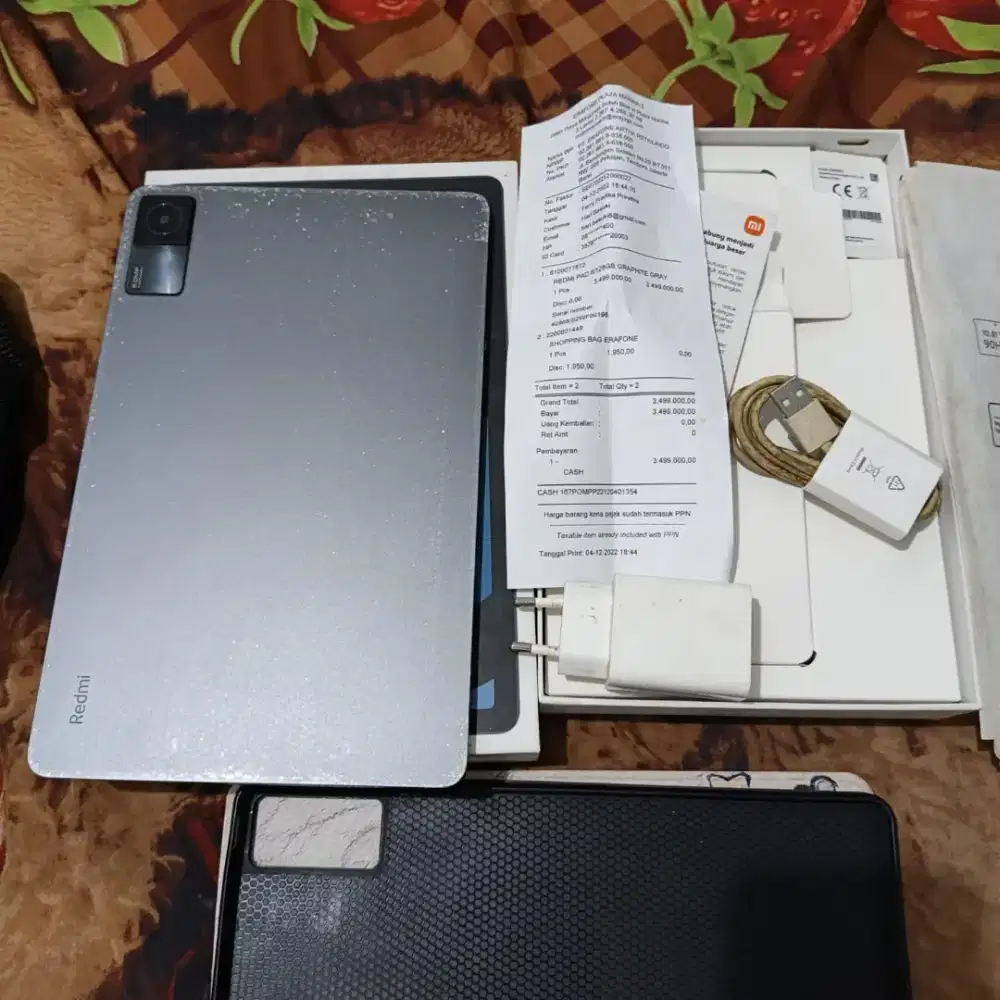 Redmi pad. 6/128 (lecet tipis tipis)