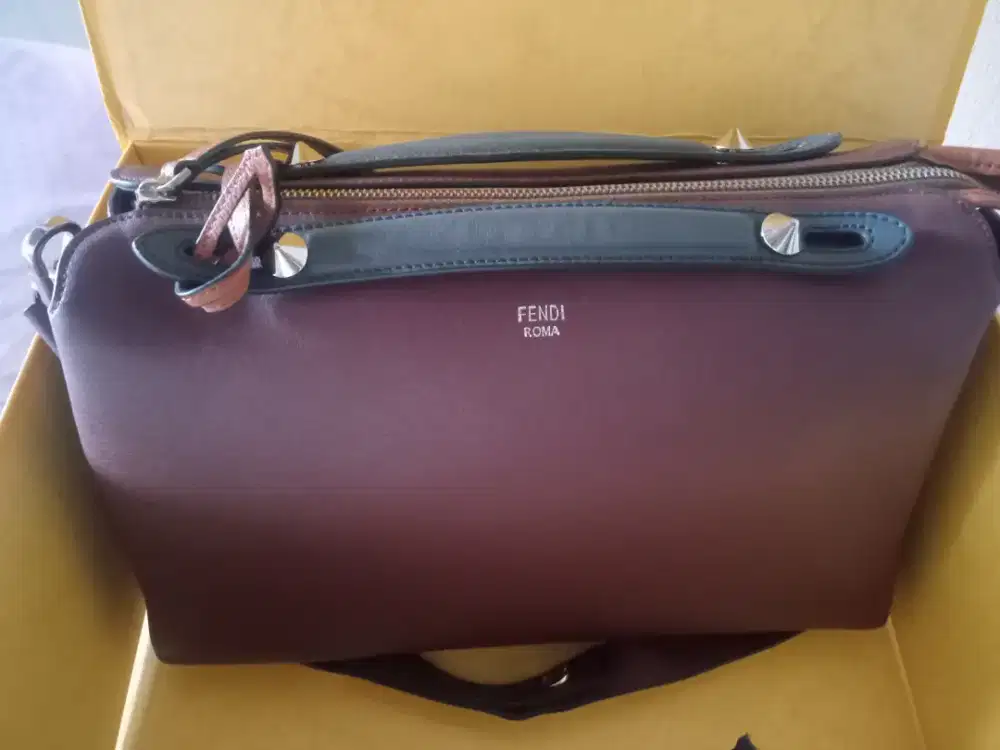 Tas Wanita Merk Fendi (Roma)