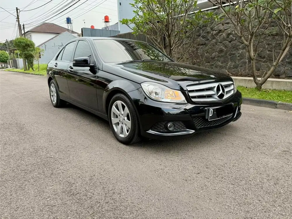 Antik!! C200 Classic 2013 Hitam KM 32 Ribu