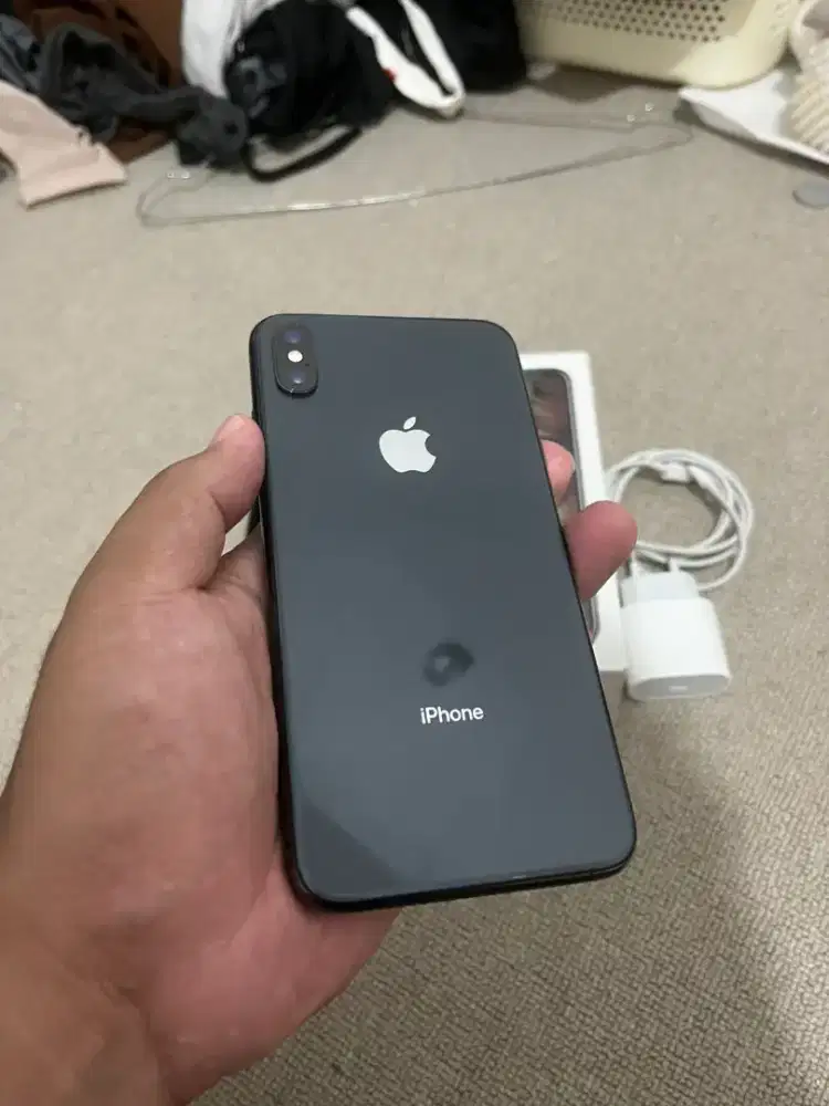 Iphone xs max 64 GB