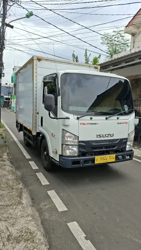 Isuzu NLR X 100Ps engkel 4roda box Orsinil