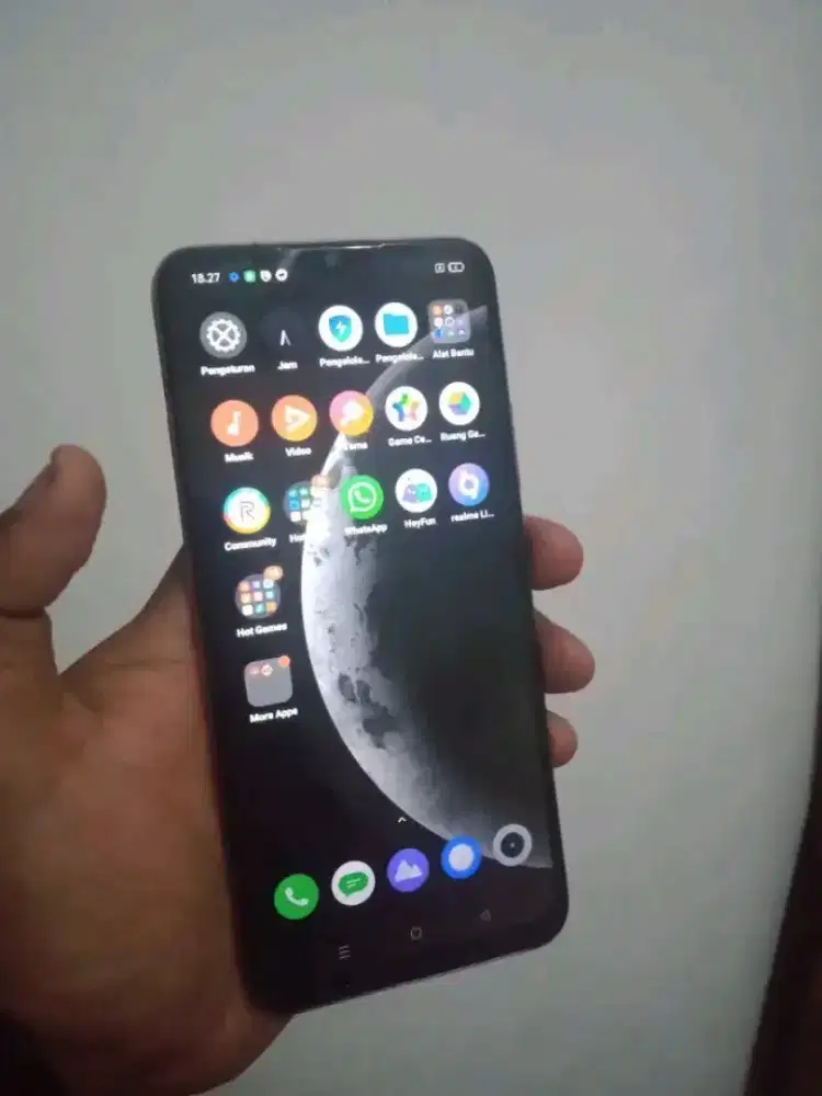 Realme c15 4/64 6000mah