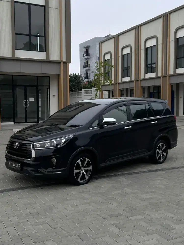 Venturer 2.4 AT 2021 Hitam